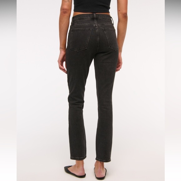 Abercrombie & Fitch High Rise Skinny Jean - Picture 4 of 9